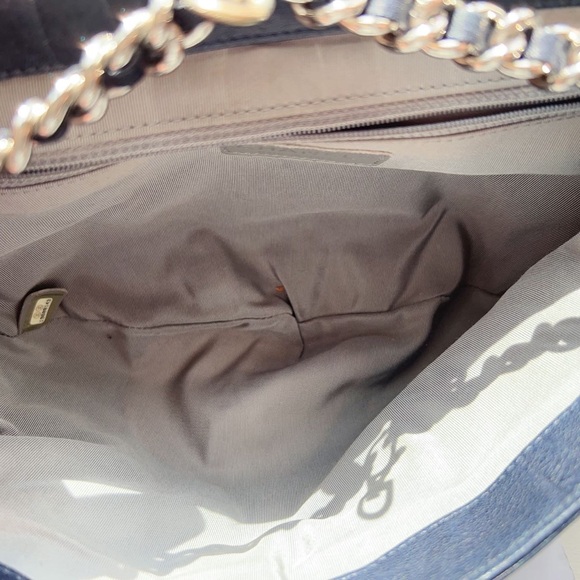 Chanel Quilted Medium Chain-Around Shoulder Messenger Blue Bag - Picture 4 of 6